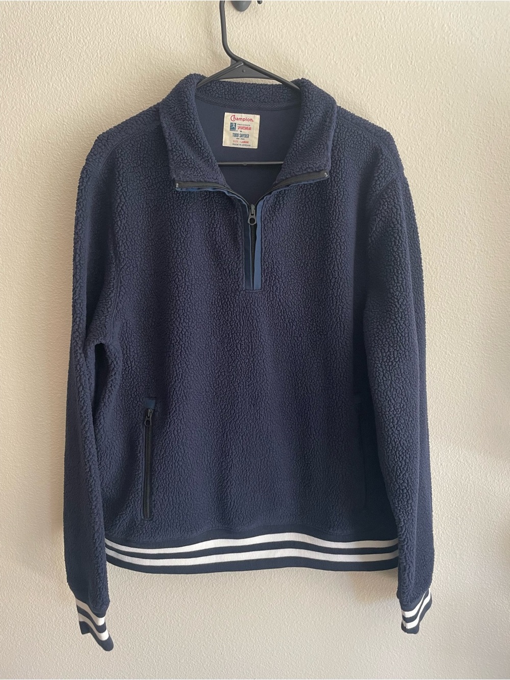 Champion & Todd Snyder New York: Men’s Navy Blue /White Half-Zip Sherpa Pullover